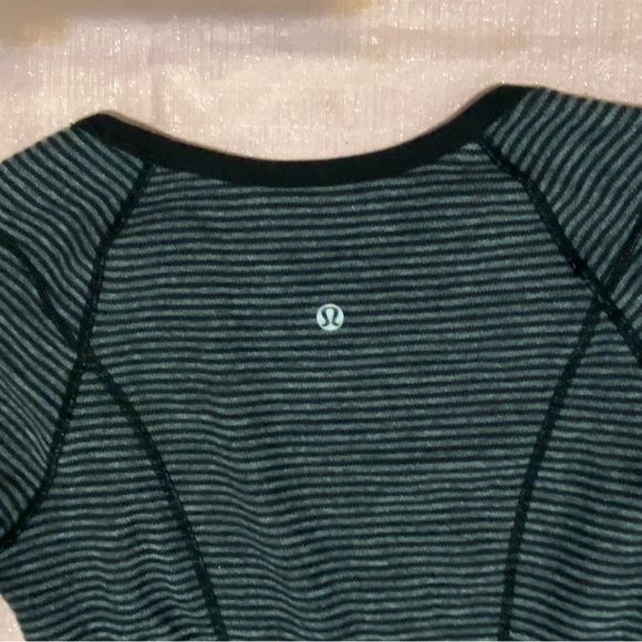 lululemon Black & Gray Long Sleeve Tee - Picture 3 of 6